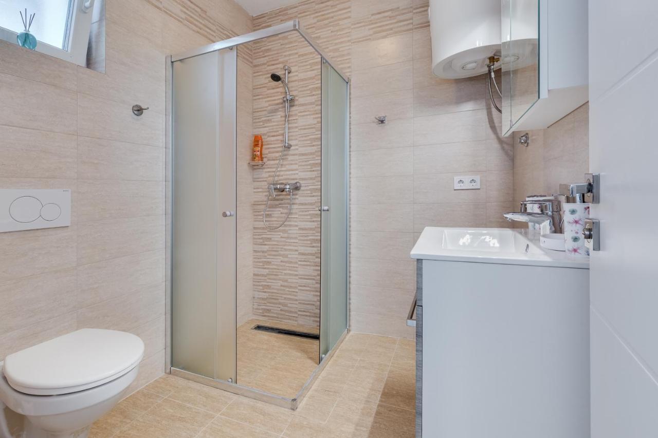 Apartmani Kastelina Vir Zewnętrze zdjęcie