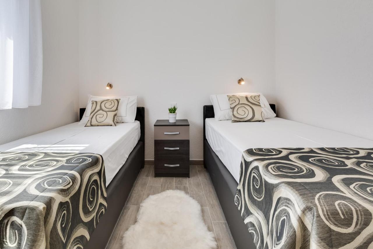 Apartmani Kastelina Vir Zewnętrze zdjęcie