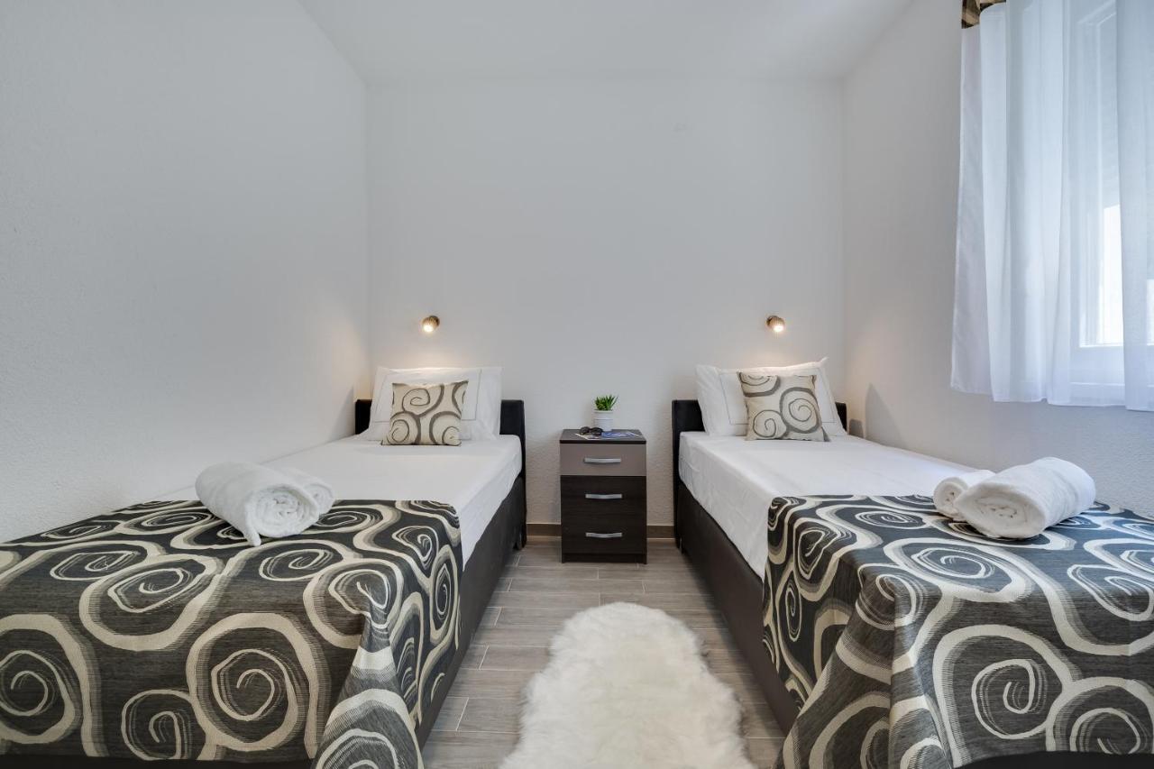 Apartmani Kastelina Vir Zewnętrze zdjęcie