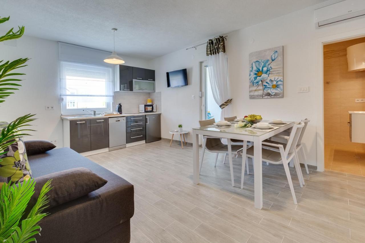 Apartmani Kastelina Vir Zewnętrze zdjęcie