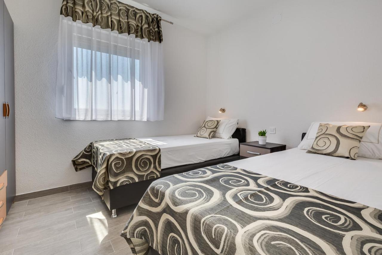 Apartmani Kastelina Vir Zewnętrze zdjęcie