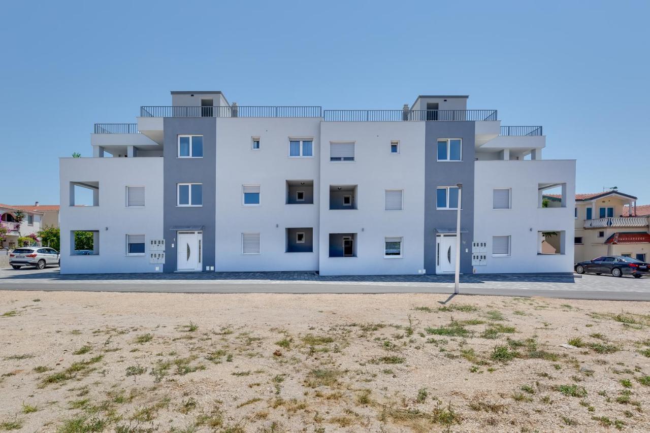 Apartmani Kastelina Vir Zewnętrze zdjęcie